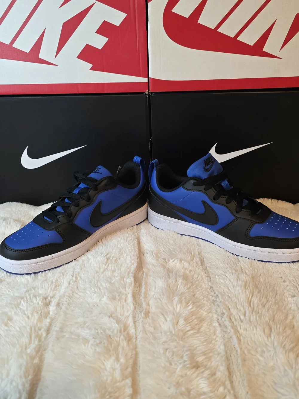 Nike Low Top Sneakers — Black & Royal Blue